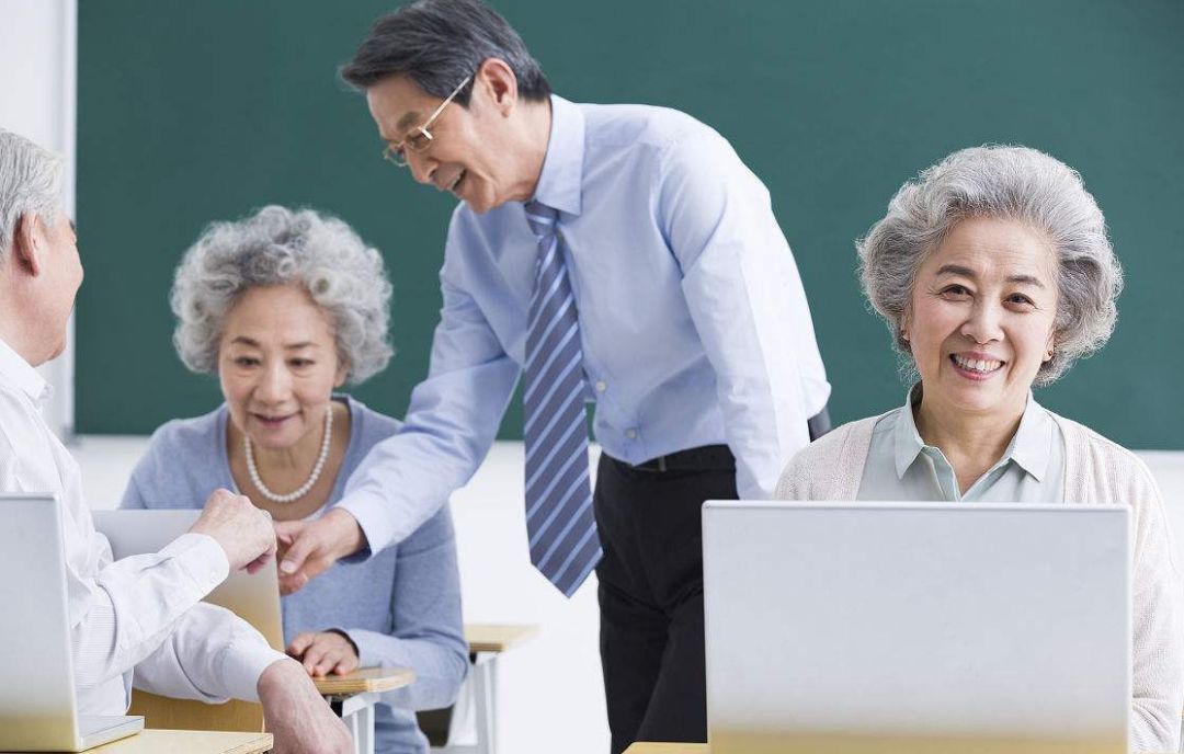 棕榈学员个人项目 | 为什么我们需要老年大学/教育?