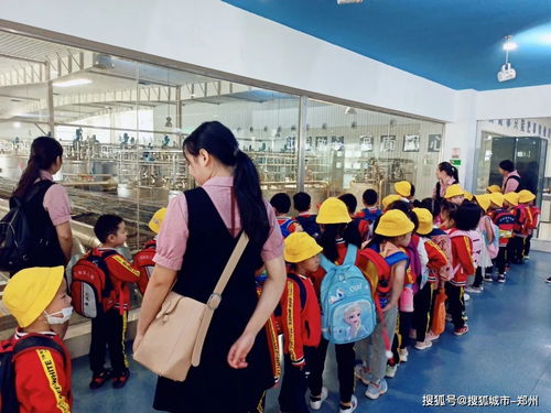 河南教育联盟携手三林幼儿园走进花花牛工厂,喝有品质的牛奶做有温度的教育